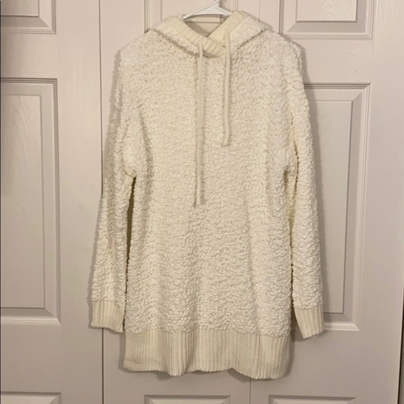 Zenana Outfitters Tops - NWOT oversized long popcorn hoodie in cream